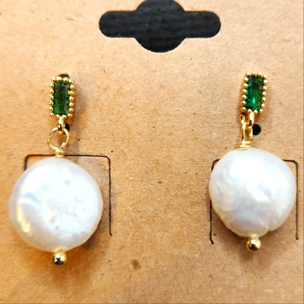 Astounding Emerald, Gold and White Coin Pearl Earrings - Picture 2 of 3